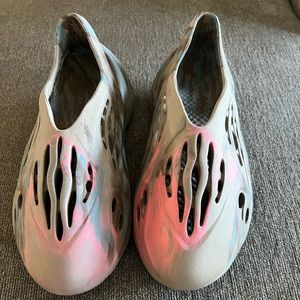 Yeezy Foam Runner MX Sand grey Sz13.  Only worn once!  Great condition.